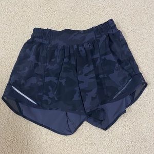 Lululemon high-rise Hotty Hot Short 4”
